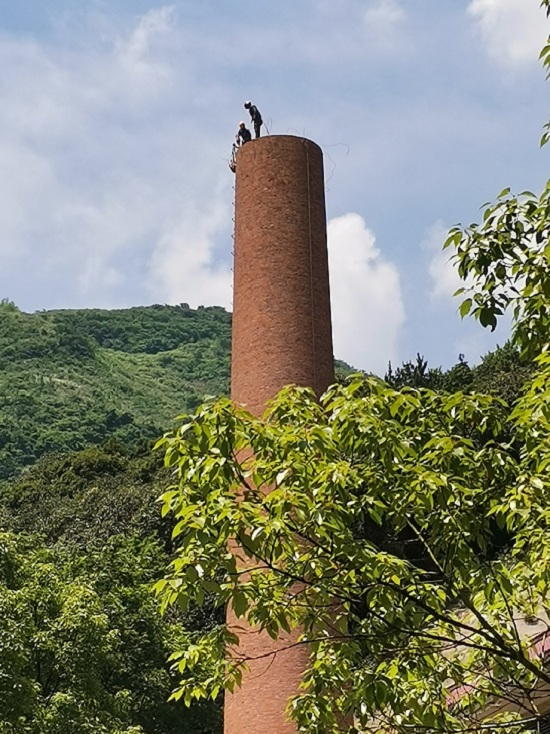 商洛煙囪拆除公司:超越傳統(tǒng),展現(xiàn)技術領先優(yōu)勢